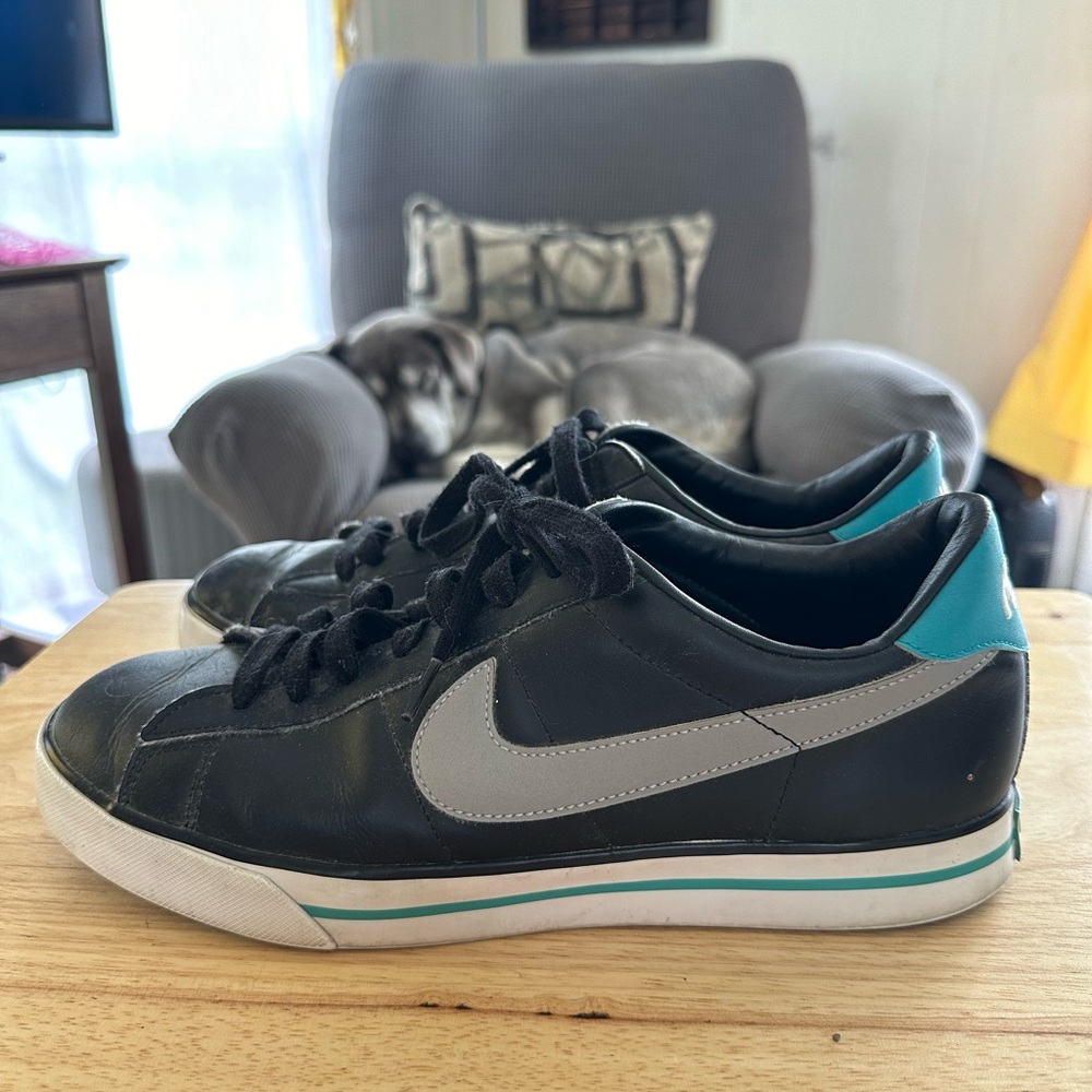 Nike Sweet Classic Size 9.5 Mens